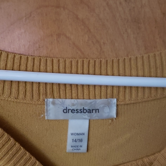 Light weight, short sleeved sweater - Picture 2 of 2